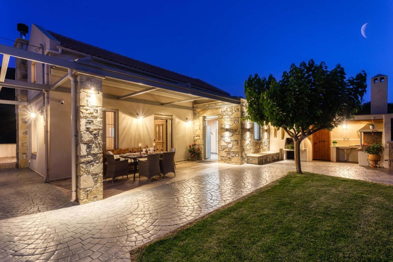 4 Destina Villa *
